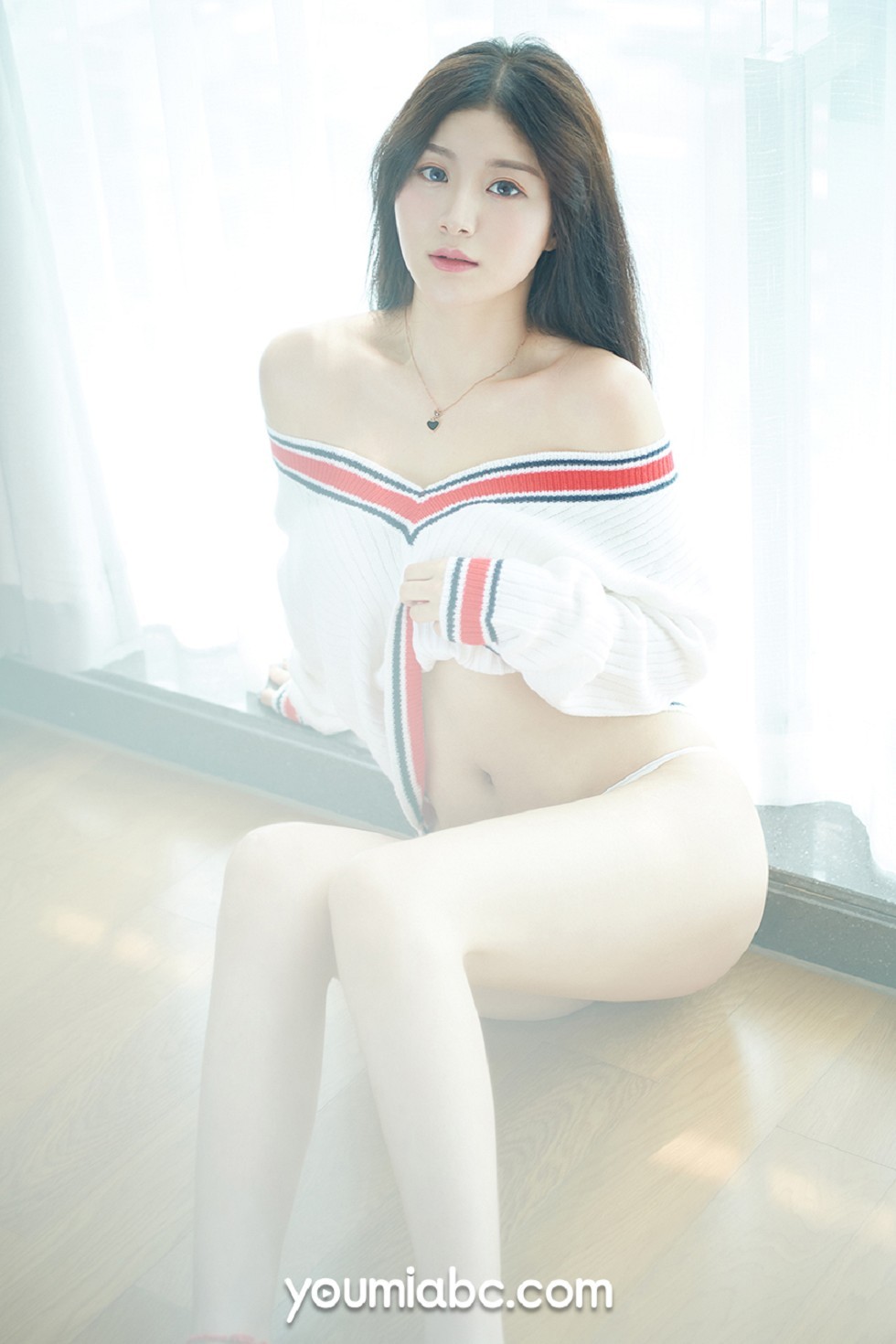 [YouMi尤蜜]Vol.211_模特嫩嫩私房白色蕾丝内衣配白丝袜秀完美身材诱惑写真56P