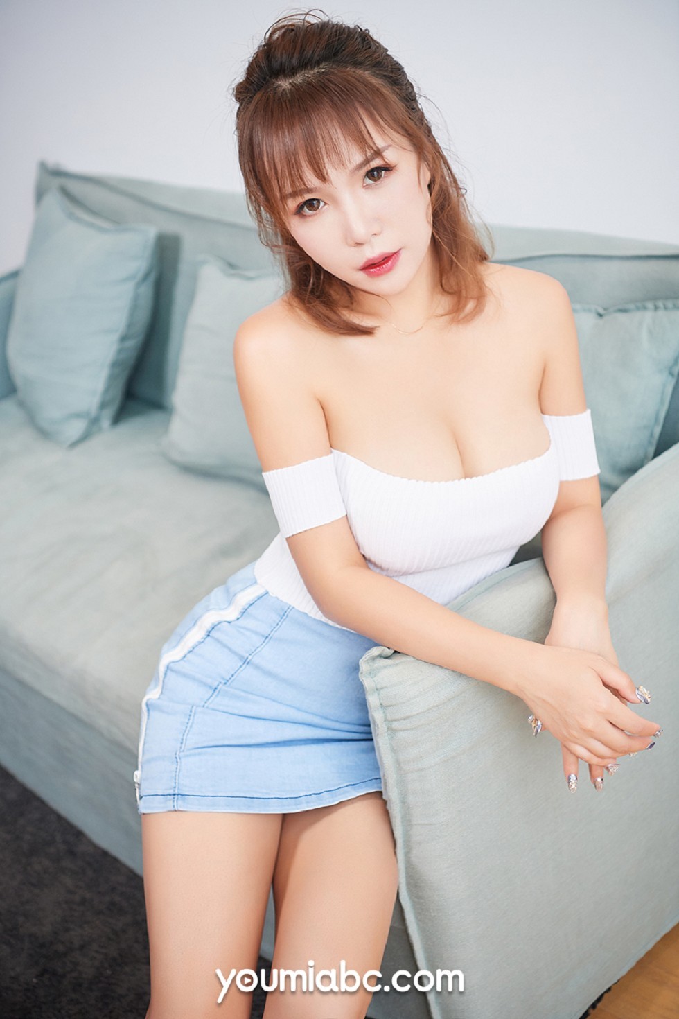 [YouMi尤蜜]Vol.212_嫩模雅雯私房床上性感内衣配无内黑丝裤袜秀火辣身材诱惑写真39P