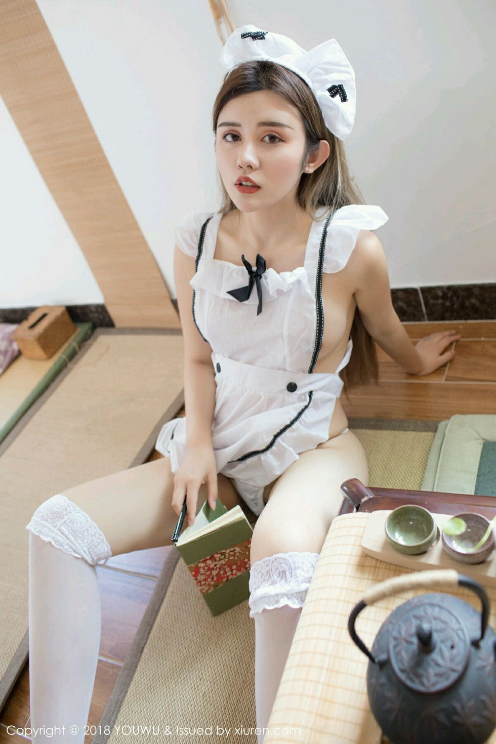 [YouWu尤物馆]Vol.124_女神Cris_卓娅祺私房白色女仆装半脱秀豪乳翘臀极致诱惑写真47P