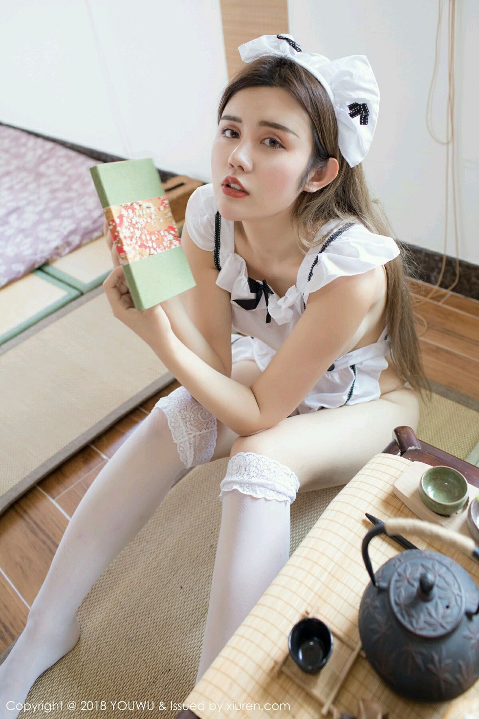 [YouWu尤物馆]Vol.124_女神Cris_卓娅祺私房白色女仆装半脱秀豪乳翘臀极致诱惑写真47P