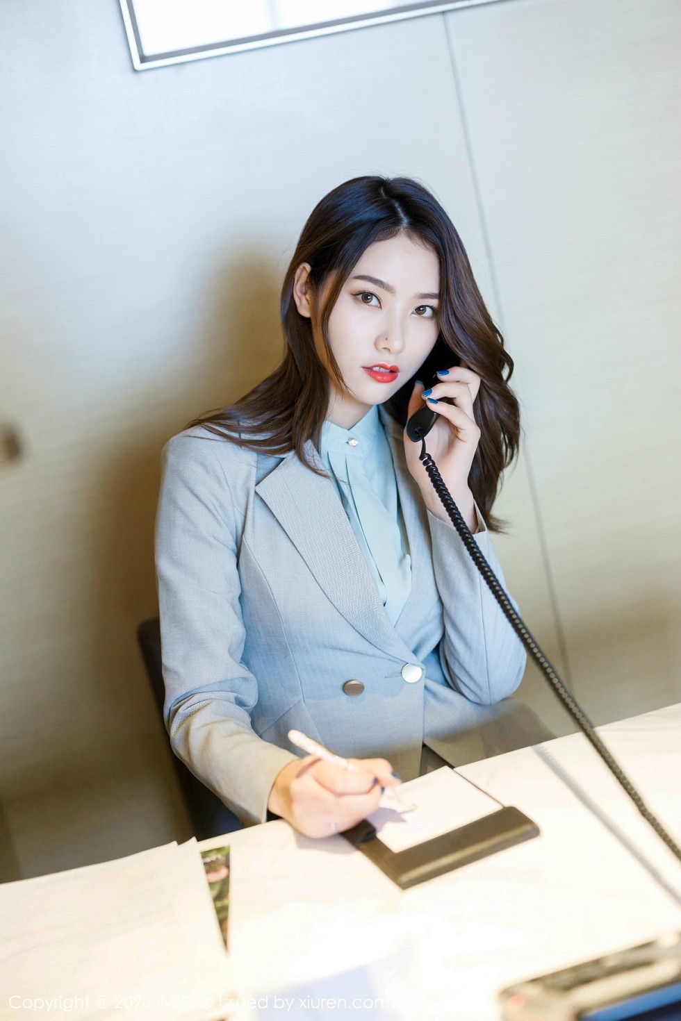 [IMISS爱蜜社]Vol.466_嫩模方子萱私房职业秘书装半脱露蕾丝内衣诱人写真83P