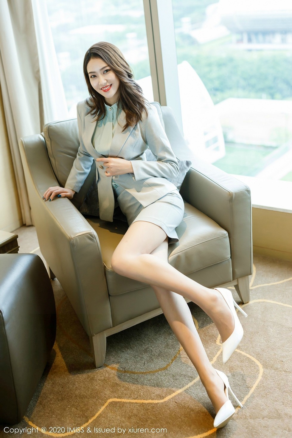 [IMISS爱蜜社]Vol.466_嫩模方子萱私房职业秘书装半脱露蕾丝内衣诱人写真83P
