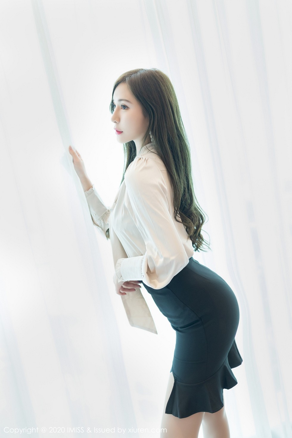 [IMISS爱蜜社]Vol.475_气质女神Lavinia私房床上性感内衣秀火辣身材完美诱惑写真52P