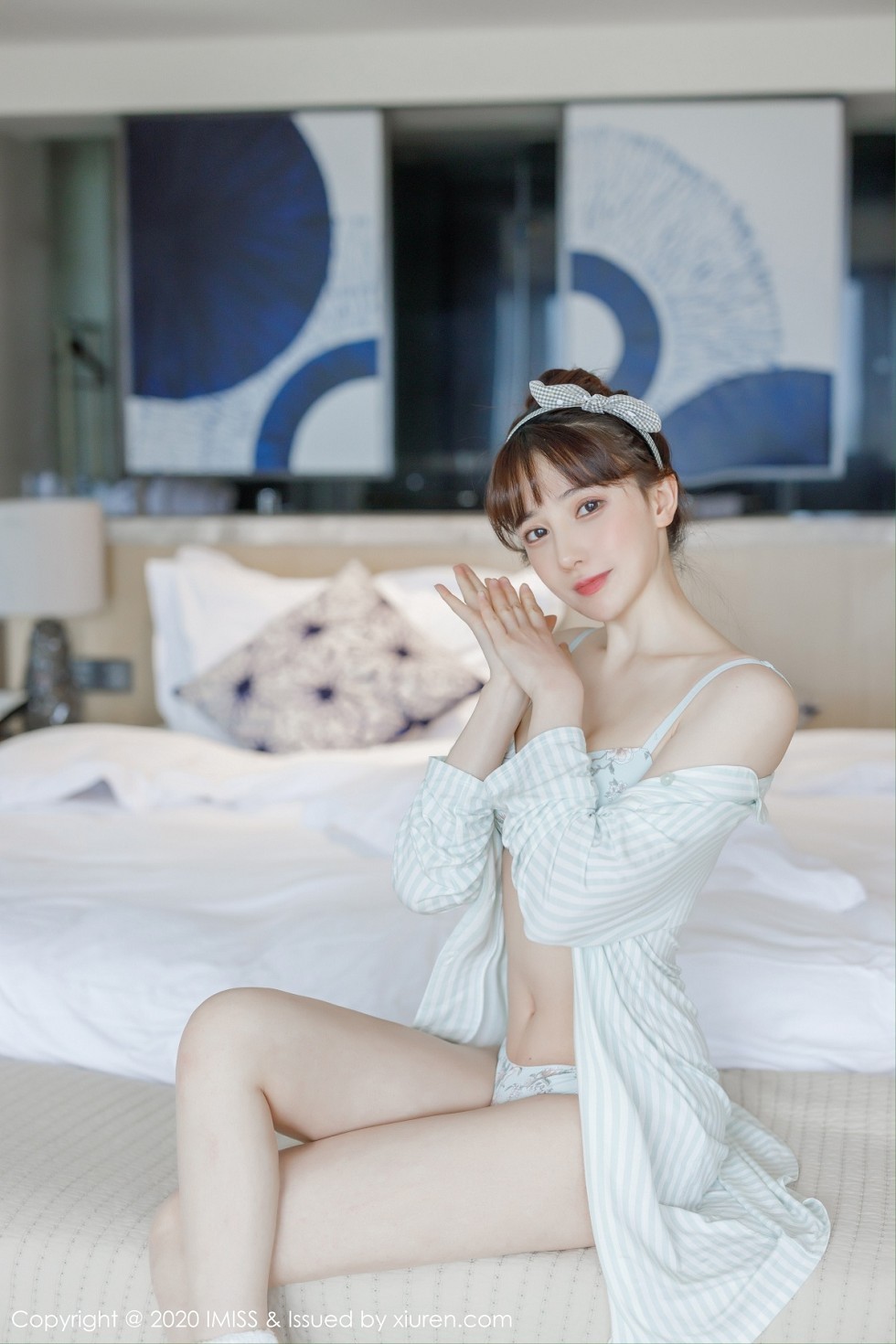[IMISS爱蜜社]Vol.481_女神Lynn刘奕宁私房床上性感衬衣半脱秀完美身材诱惑写真24P