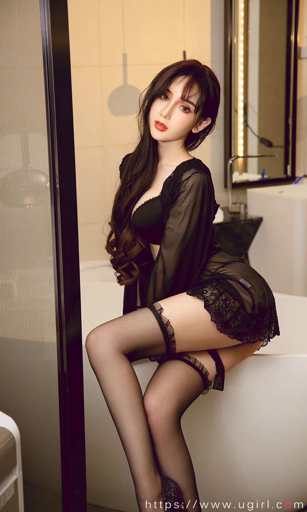 [Ugirls爱尤物]No.1884_嫩模阿依努尔瓦娅私房黑色情趣内衣配丁字裤火辣诱惑写真35P