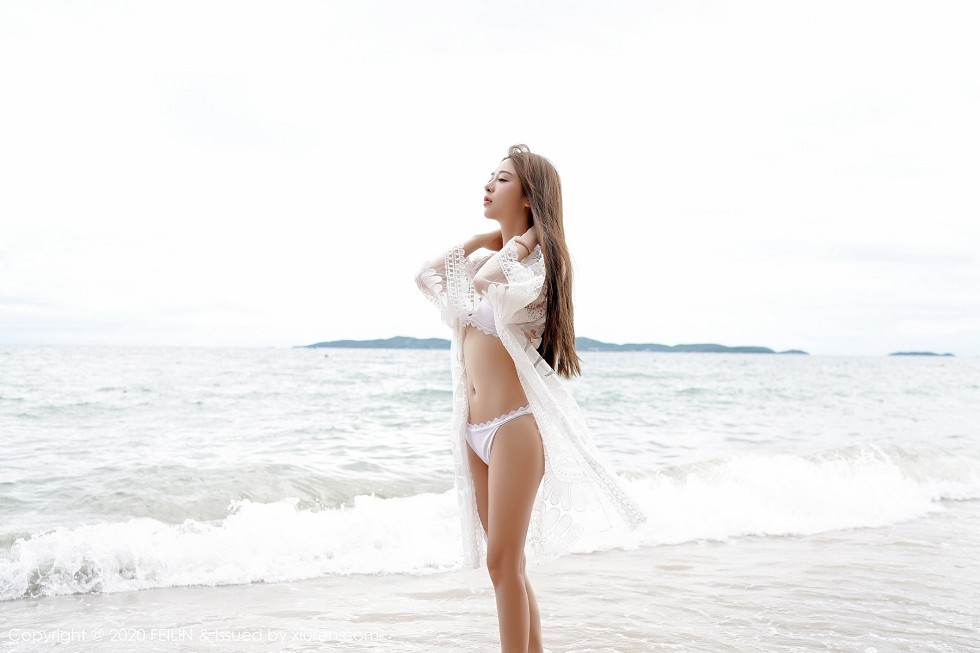 [FeiLin嗲囡囡]VOL.234_嫩模luna张静燕沙滩黄色比基尼+泳池白色比基尼诱惑写真104P