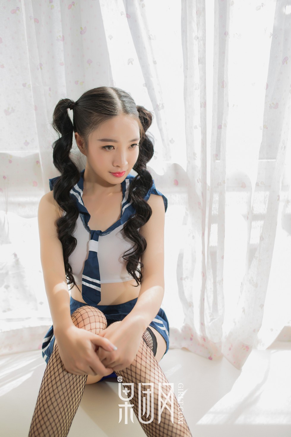 [GIRLT果团网]TG031_清纯学生妹私房制服配黑丝网袜+真空白衬衣撩人诱惑写真71P