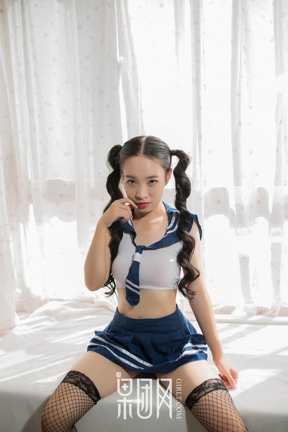 [GIRLT果团网]TG031_清纯学生妹私房制服配黑丝网袜+真空白衬衣撩人诱惑写真71P