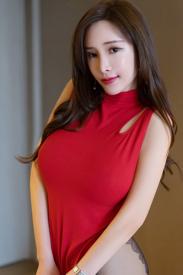 轻熟美女周妍希极品爆乳不经意露出(图36)