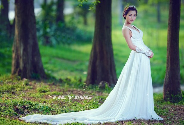 恬美婚纱少女清新写真美图(图6)