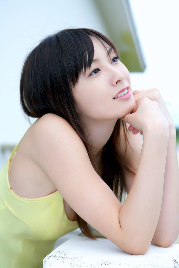 魅力少妇居家清纯写真组图(图2)