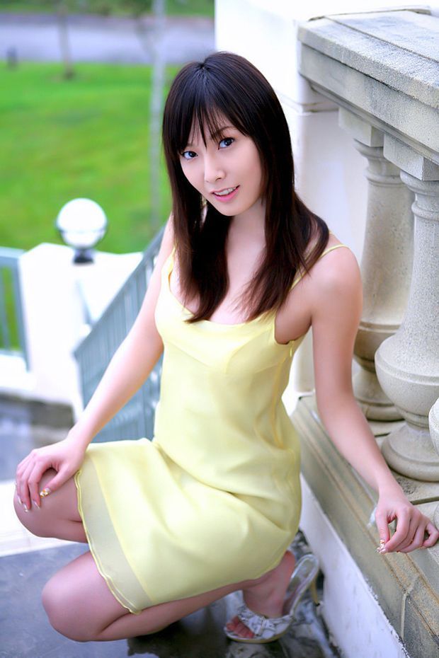 魅力少妇居家清纯写真组图(图4)