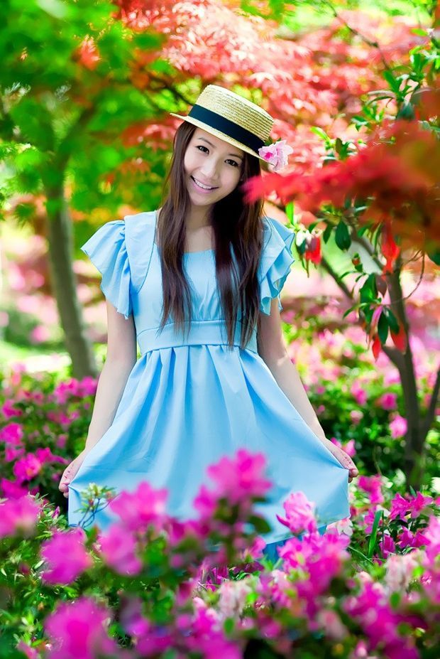 花样养眼美少女身穿蓝色裙子 很迷人(图3)