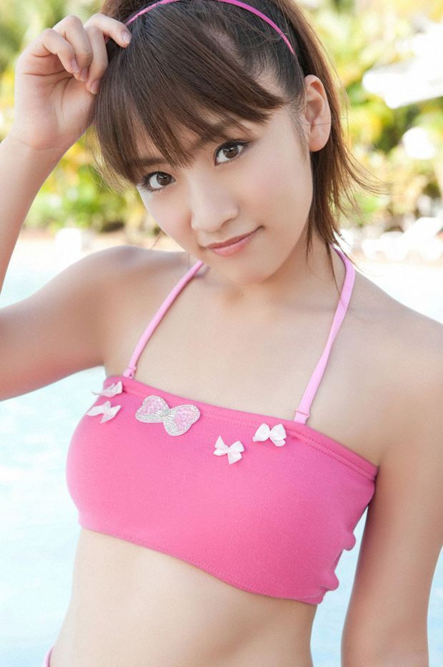 清凉泳装姐妹花水池边嬉戏(图14)