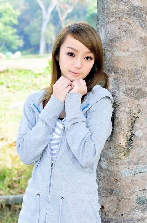 90后清纯美眉黄诗思私房照(图10)