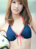 青春美女足球宝贝 身着内衣很迷人