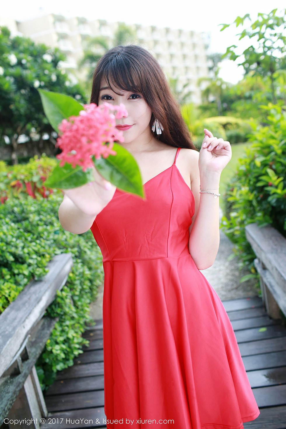 [HuaYan花の颜]Vol.044_嫩模芝芝Booty塞班岛旅拍粉红高叉连体内衣湿身诱惑写真61P