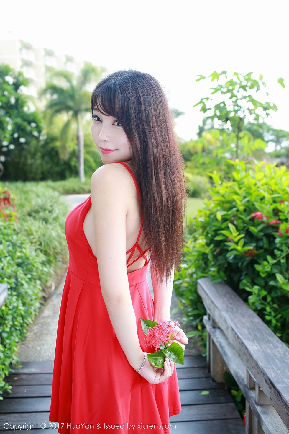 [HuaYan花の颜]Vol.044_嫩模芝芝Booty塞班岛旅拍粉红高叉连体内衣湿身诱惑写真61P