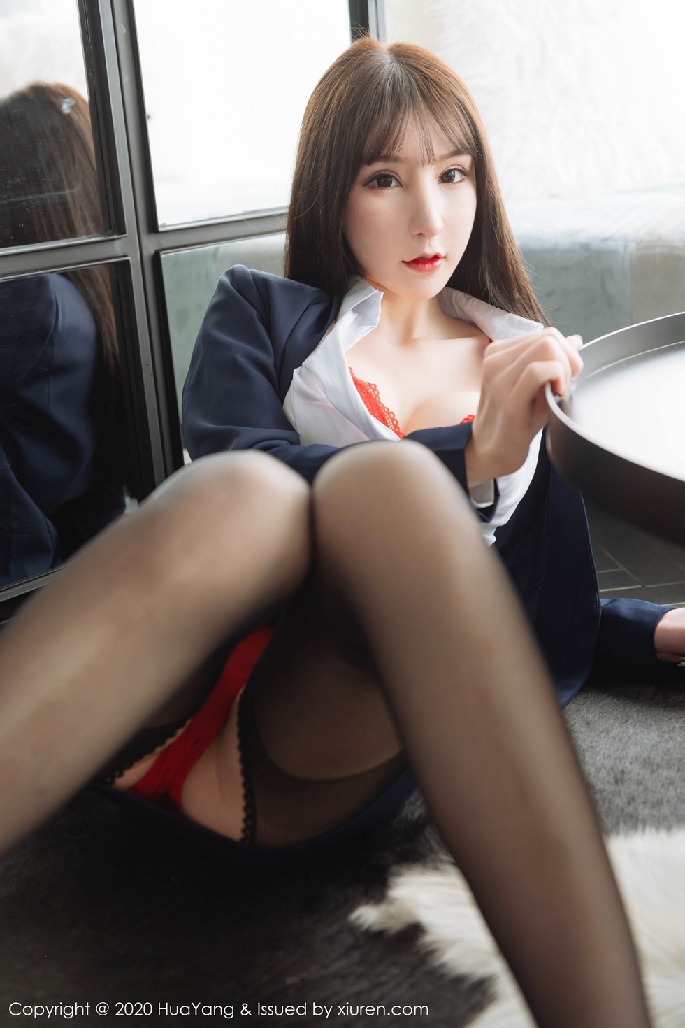 [HuaYang花漾]Vol.247_女神周于希云南旅拍私人管家主题开档黑丝裤袜诱惑写真65P