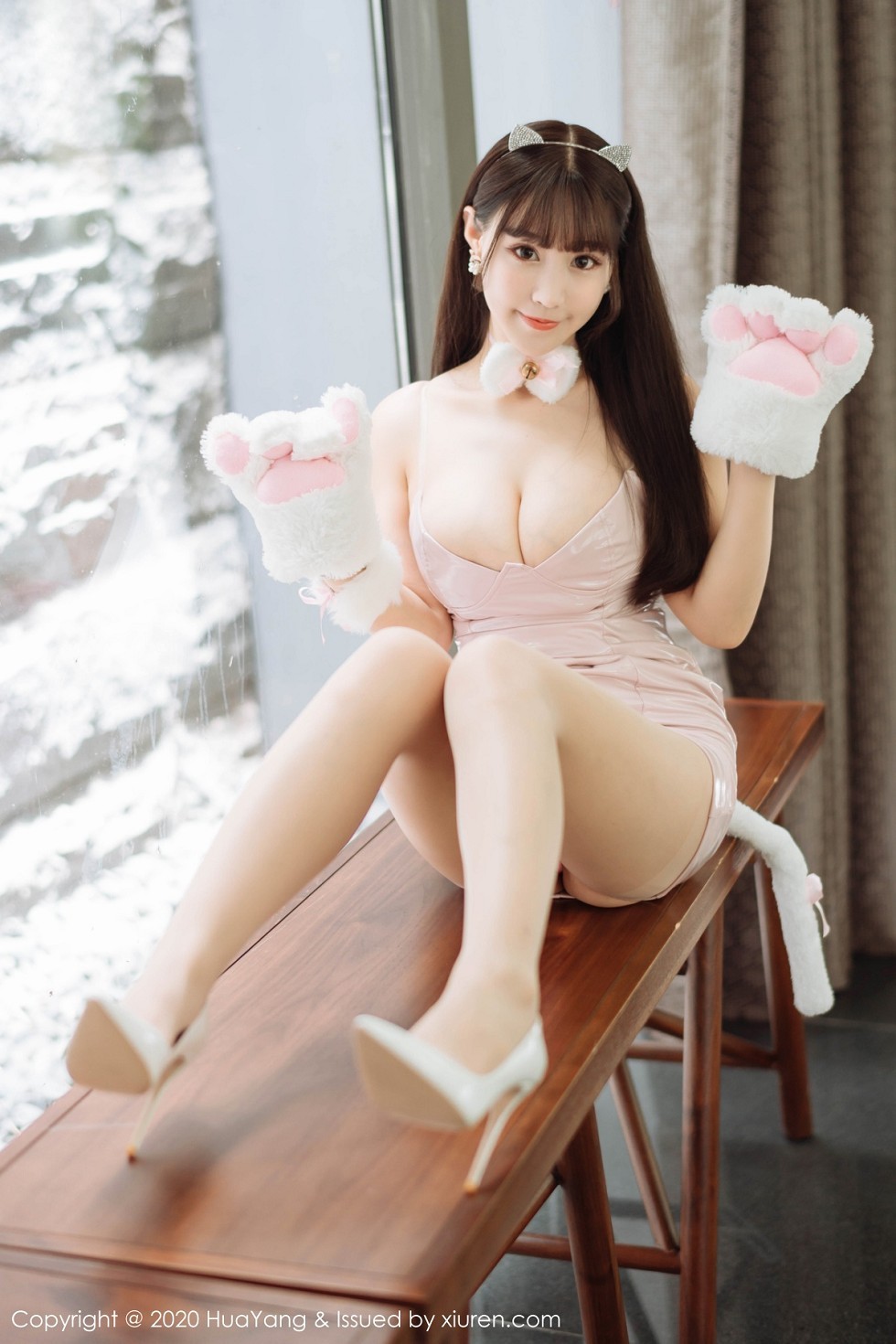 [HuaYang花漾]Vol.251_女神朱可儿Flower三亚旅拍可爱猫咪装秀火辣身材诱惑写真50P
