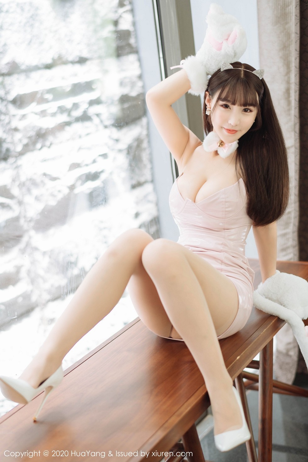 [HuaYang花漾]Vol.251_女神朱可儿Flower三亚旅拍可爱猫咪装秀火辣身材诱惑写真50P
