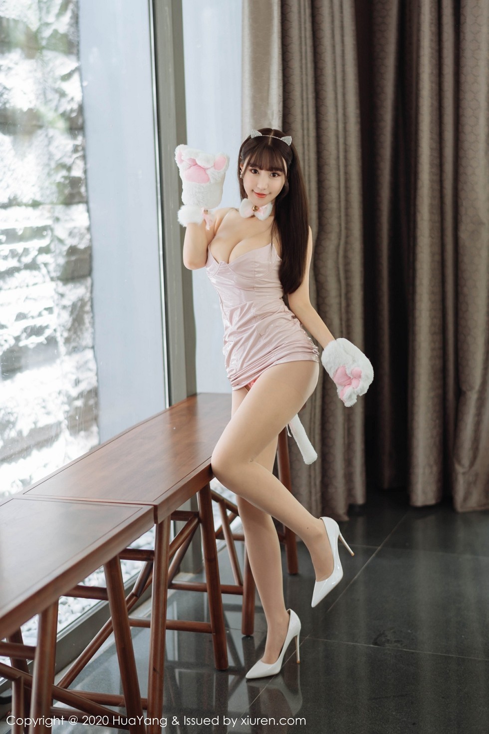 [HuaYang花漾]Vol.251_女神朱可儿Flower三亚旅拍可爱猫咪装秀火辣身材诱惑写真50P