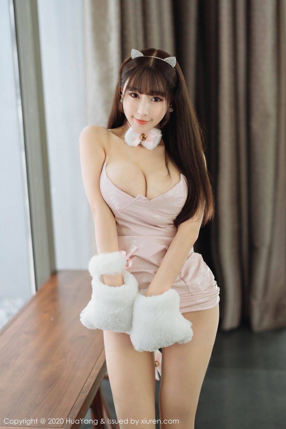 [HuaYang花漾]Vol.251_女神朱可儿Flower三亚旅拍可爱猫咪装秀火辣身材诱惑写真50P