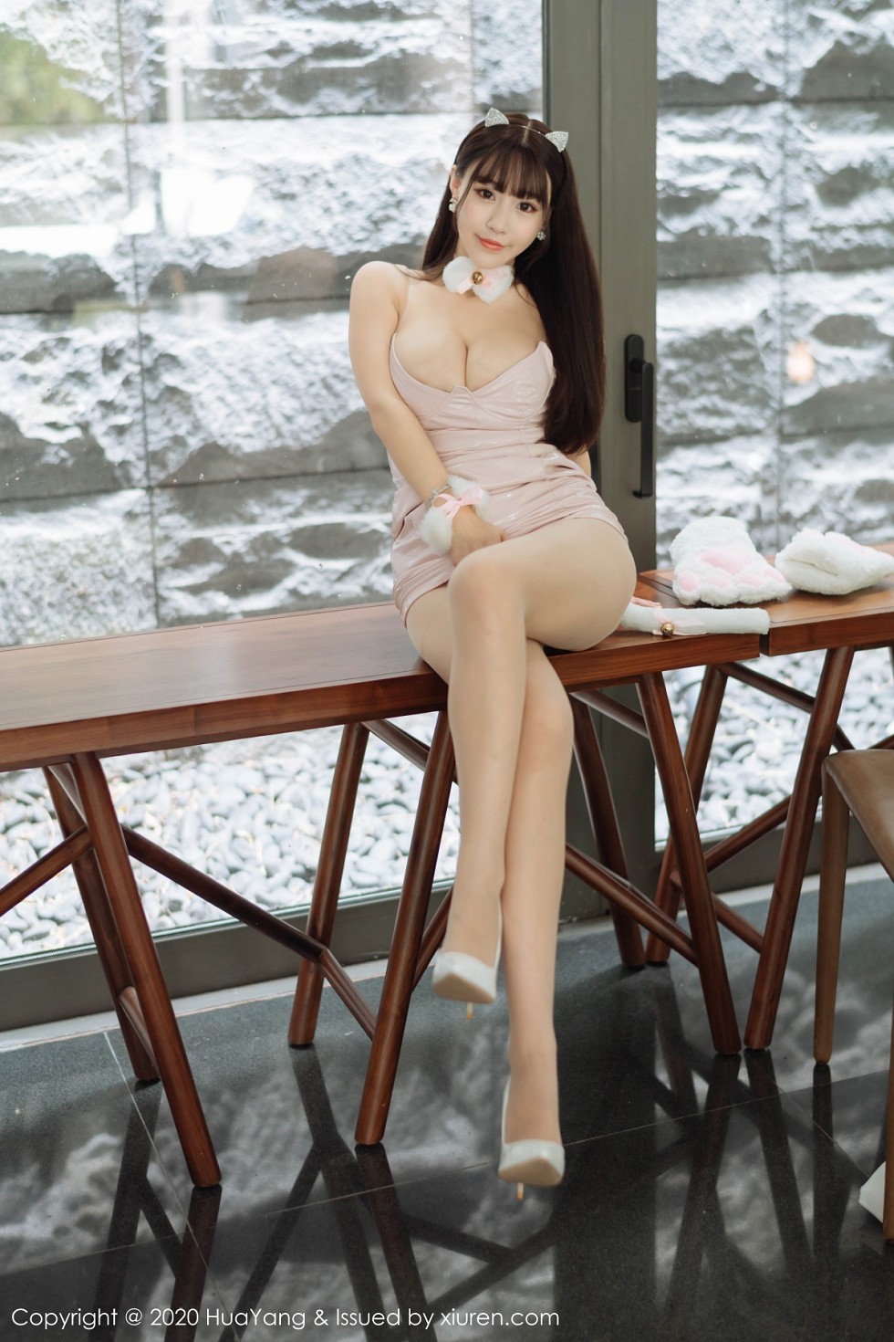 [HuaYang花漾]Vol.251_女神朱可儿Flower三亚旅拍可爱猫咪装秀火辣身材诱惑写真50P