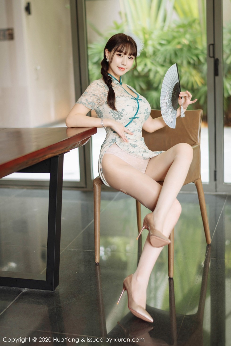 [HuaYang花漾]Vol.256_女神朱可儿Flower三亚旅拍典雅韵味旗袍配蕾丝内衣诱惑写真56P