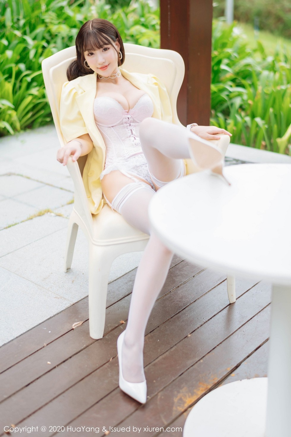 [HuaYang花漾]Vol.261_女神朱可儿Flower三亚旅拍情趣内衣配蕾丝吊袜惹火诱惑写真53P