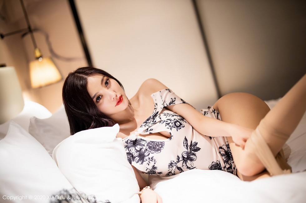 [XiaoYu画语界]Vol.318_女神杨晨晨sugar素雅旗袍装配肉丝裤袜秀迷人身材性感写真98P