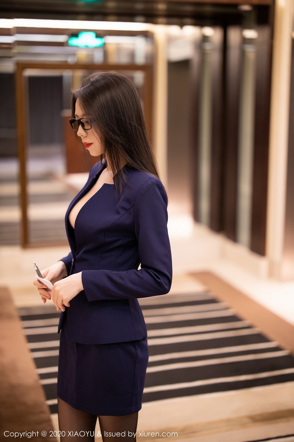 [XiaoYu画语界]Vol.324_嫩模言沫眼镜OL制服主题私房床上性感黑色内衣完美诱惑写真96P