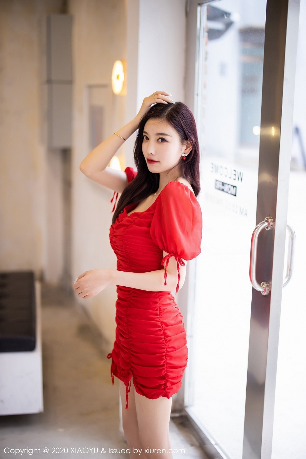 [XiaoYu画语界]Vol.326_女神杨晨晨sugar街拍主题鲜艳红裙秀完美身材动人写真73P