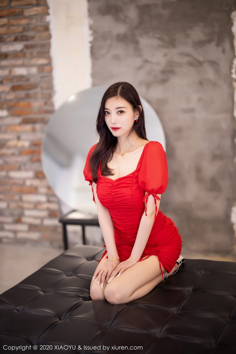 [XiaoYu画语界]Vol.326_女神杨晨晨sugar街拍主题鲜艳红裙秀完美身材动人写真73P