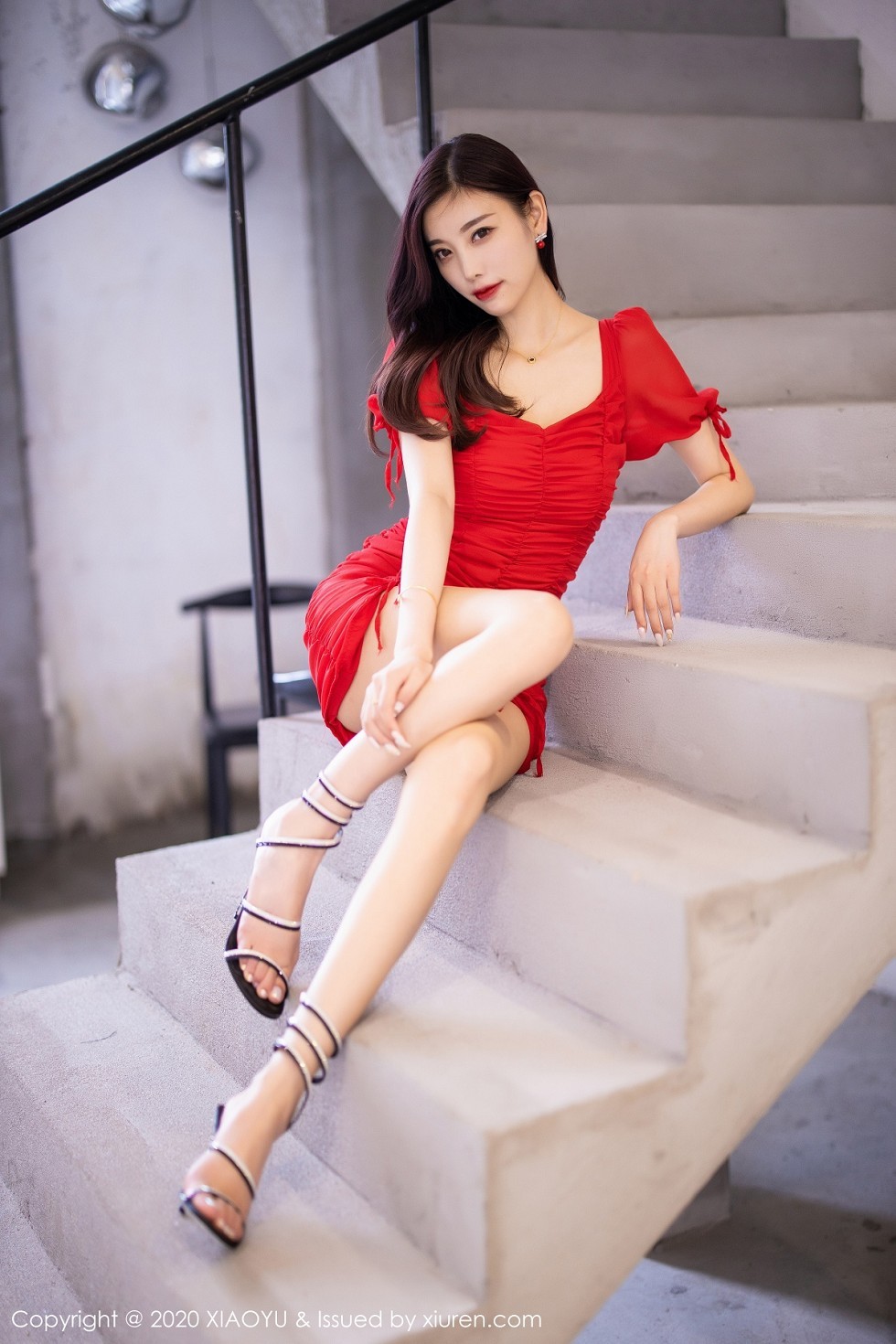 [XiaoYu画语界]Vol.326_女神杨晨晨sugar街拍主题鲜艳红裙秀完美身材动人写真73P