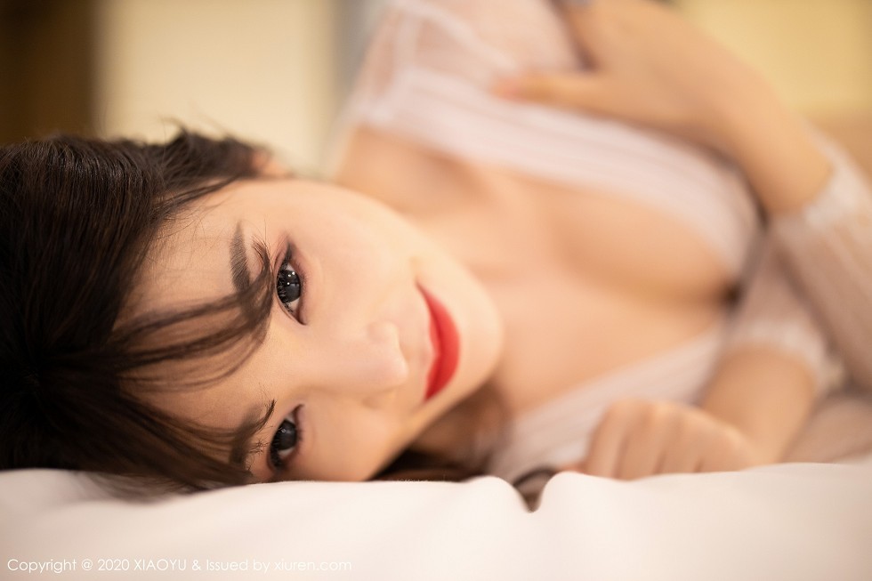 [XiaoYu画语界]Vol.329_女神芝芝Booty私房脱牛仔短裤黑丝渔网秀翘臀极致诱惑写真74P