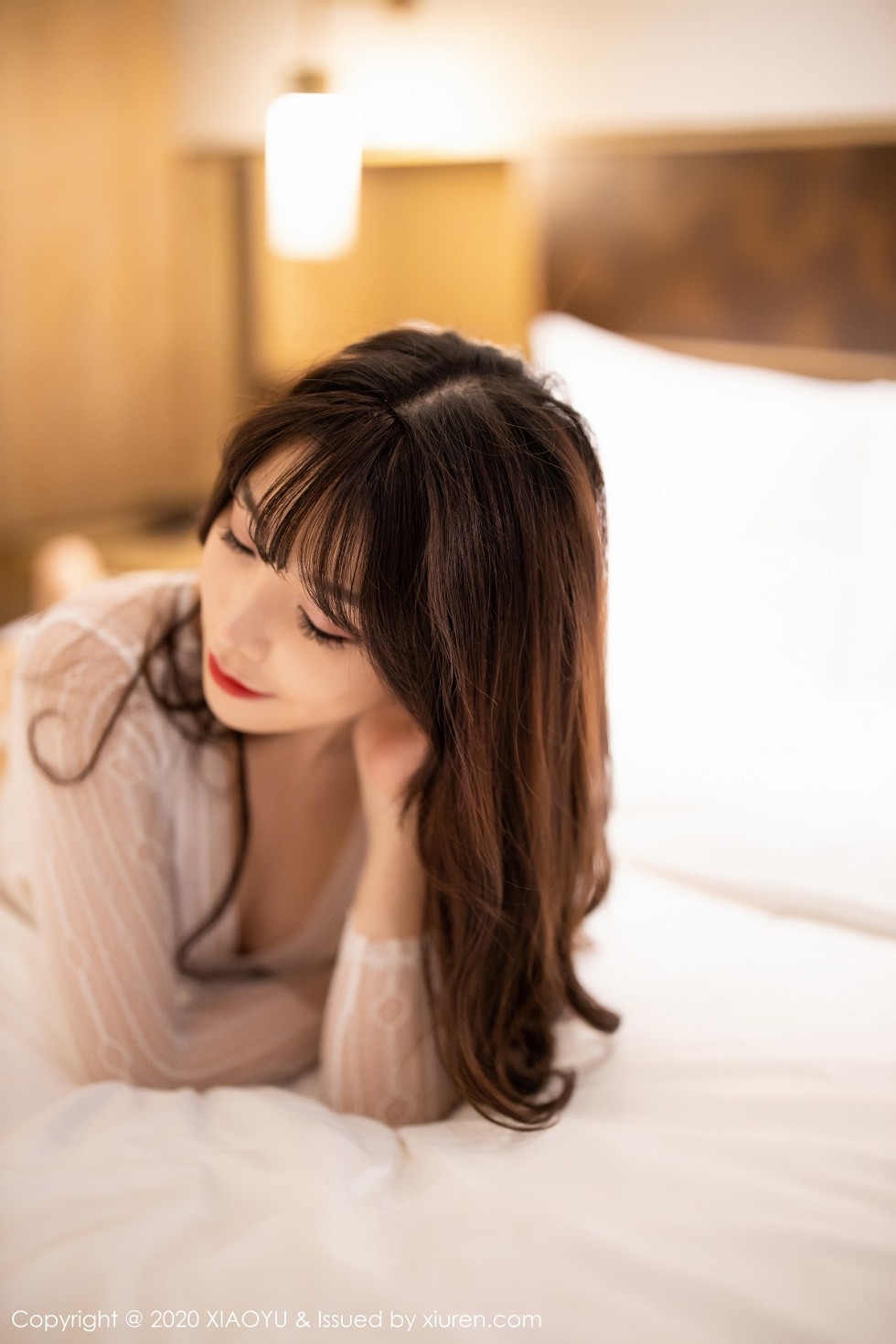 [XiaoYu画语界]Vol.329_女神芝芝Booty私房脱牛仔短裤黑丝渔网秀翘臀极致诱惑写真74P