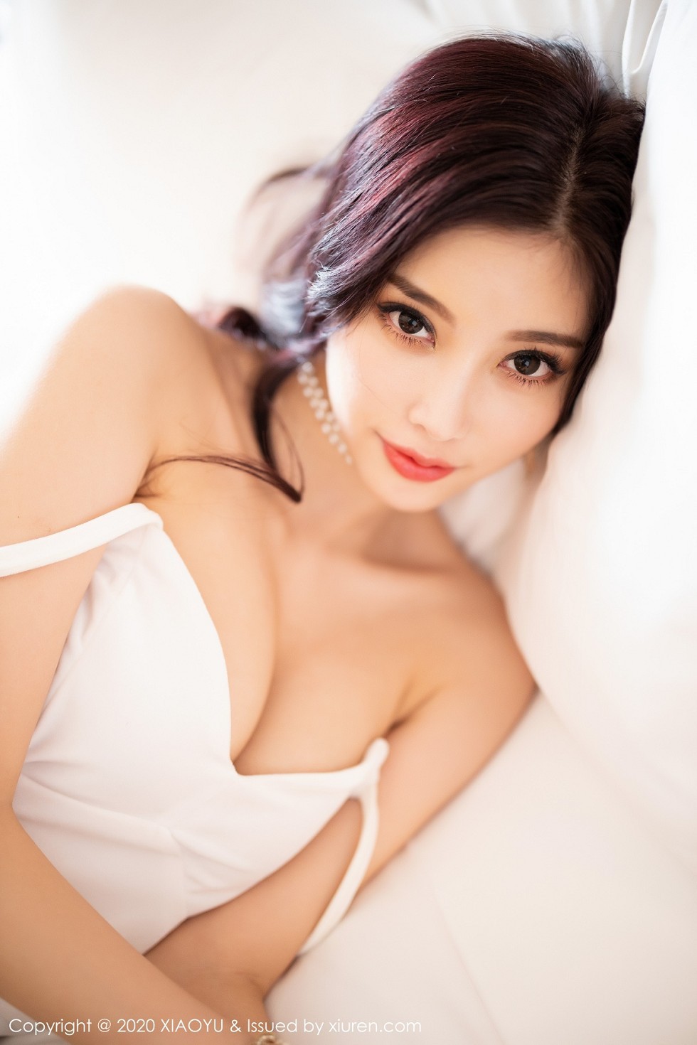 [XiaoYu画语界]Vol.331_女神杨晨晨sugar私房白色吊裙配肉丝裤袜妩媚诱惑写真67P