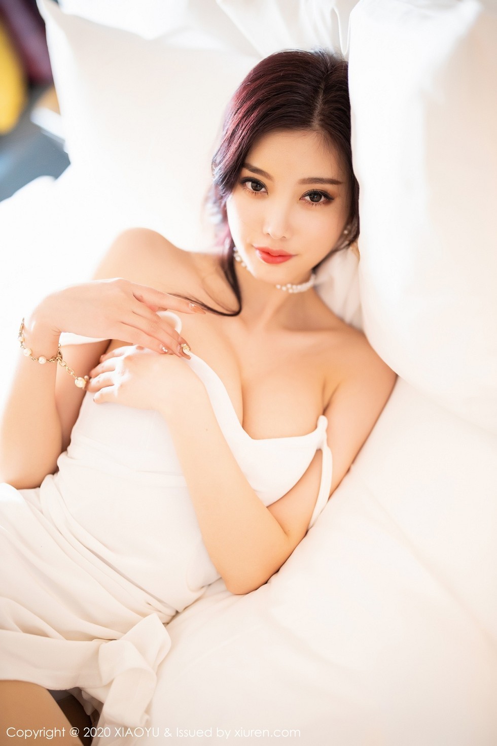 [XiaoYu画语界]Vol.331_女神杨晨晨sugar私房白色吊裙配肉丝裤袜妩媚诱惑写真67P