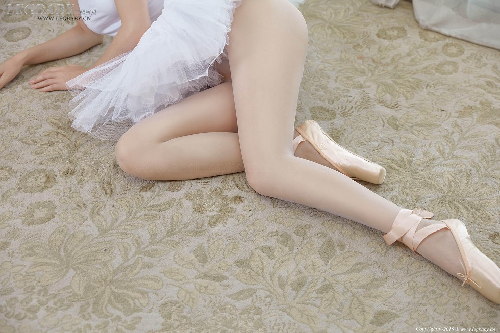 [LEGBABY美腿宝贝]Vol.027_嫩模潇潇黑色蕾丝内衣性感兔女郎肉丝美腿诱惑写真64P