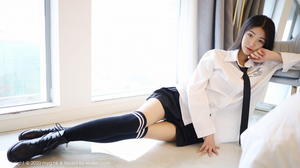 [MyGirl美媛馆]Vol.439_嫩模Laura张小妮私房经典JK制服全脱露火辣身材诱惑写真61P
