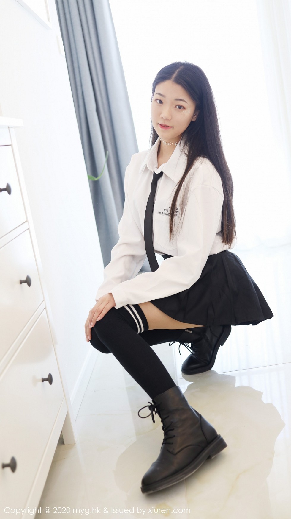 [MyGirl美媛馆]Vol.439_嫩模Laura张小妮私房经典JK制服全脱露火辣身材诱惑写真61P
