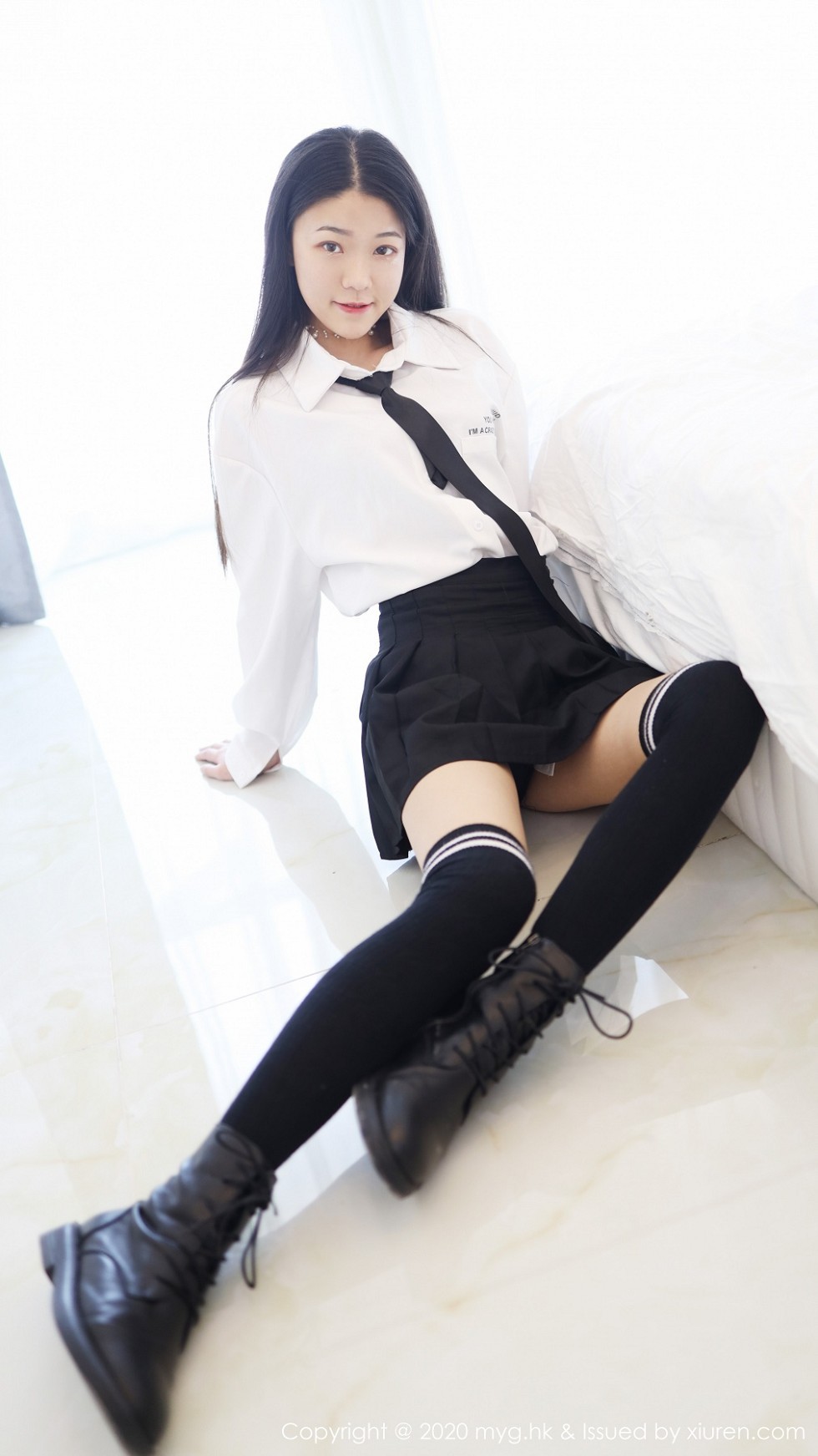 [MyGirl美媛馆]Vol.439_嫩模Laura张小妮私房经典JK制服全脱露火辣身材诱惑写真61P