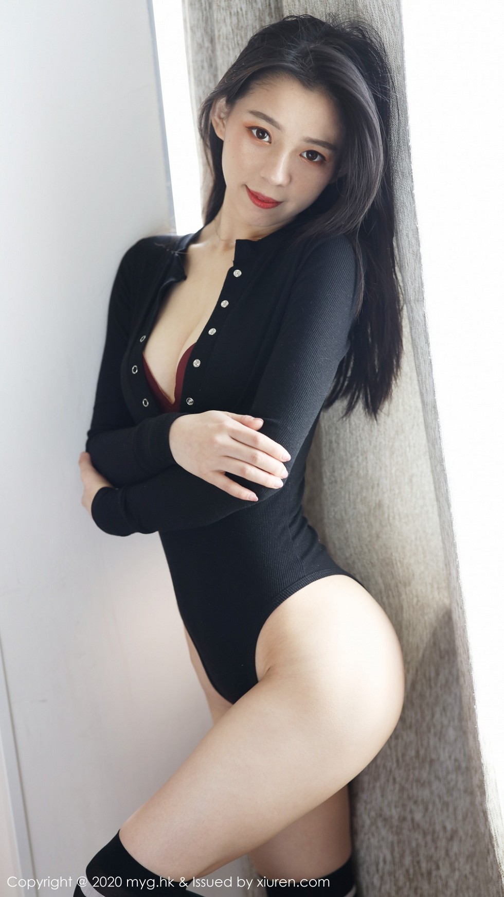 [MyGirl美媛馆]Vol.440_嫩模言沫私房黑色高叉连体衣半脱露翘臀屁沟极致诱惑写真50P