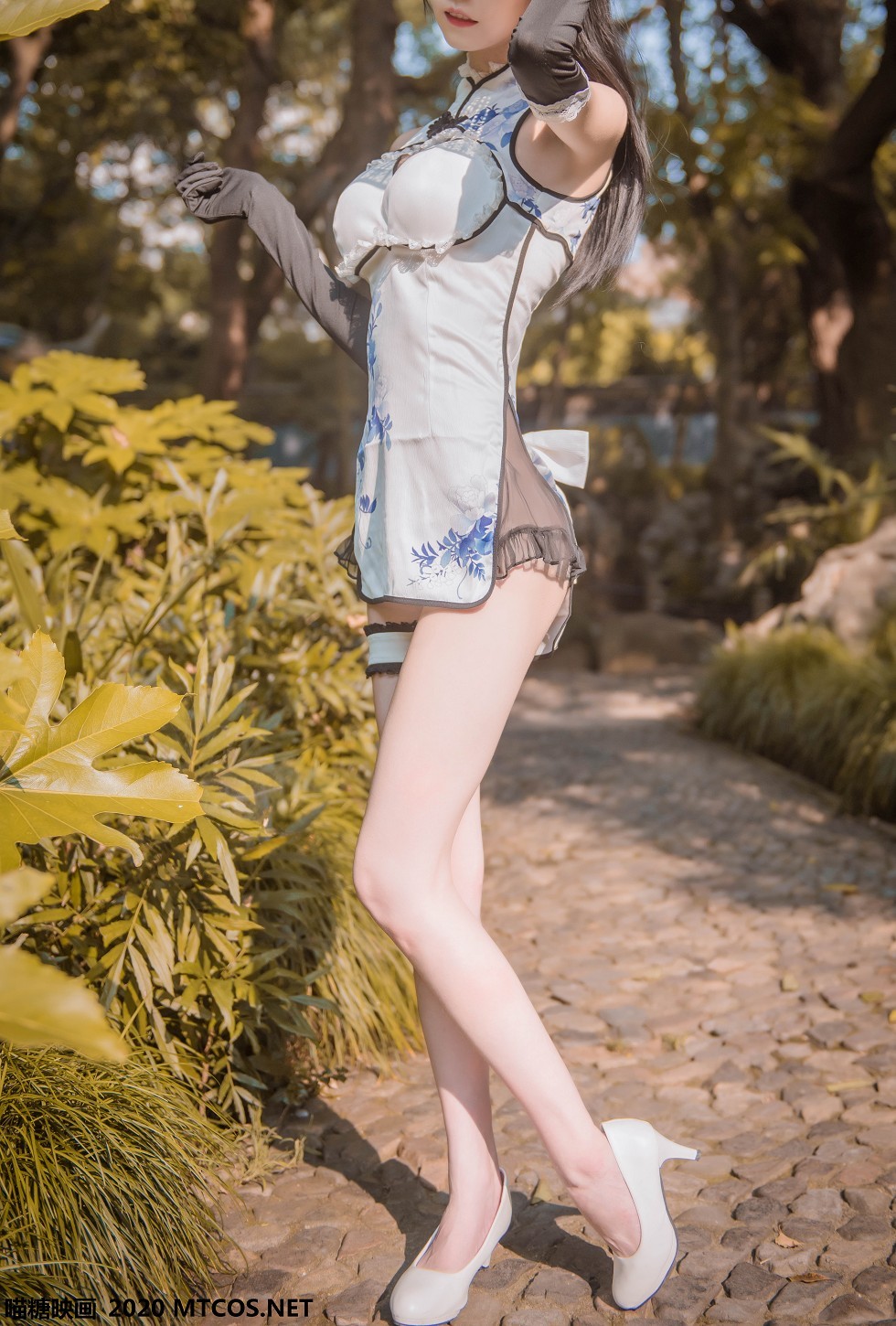 [喵糖映画]HML.012_瓶儿旗袍美女户外超短旗袍秀白嫩翘臀性感美腿诱惑写真25P