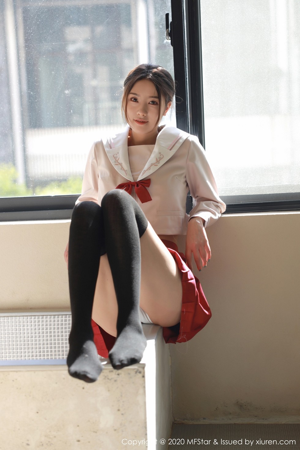 [MFStar模范学院]Vol.340_嫩模方子萱私房经典JK制服主题红短裙配黑丝袜性感写真61P