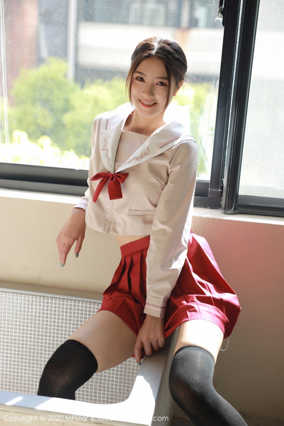 [MFStar模范学院]Vol.340_嫩模方子萱私房经典JK制服主题红短裙配黑丝袜性感写真61P