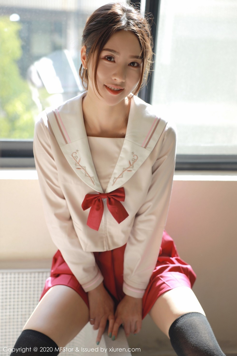 [MFStar模范学院]Vol.340_嫩模方子萱私房经典JK制服主题红短裙配黑丝袜性感写真61P