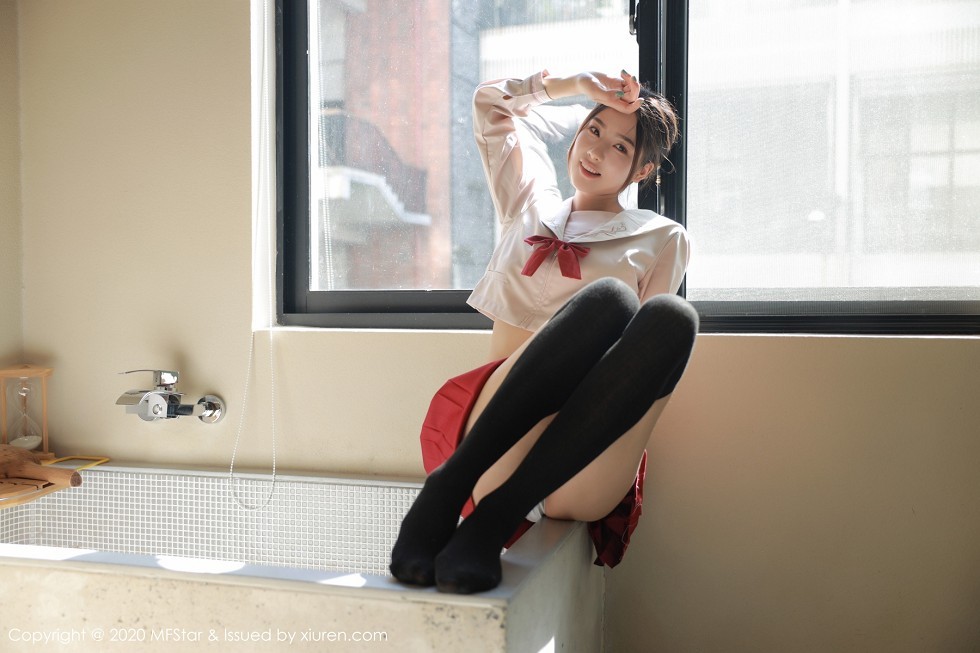 [MFStar模范学院]Vol.340_嫩模方子萱私房经典JK制服主题红短裙配黑丝袜性感写真61P