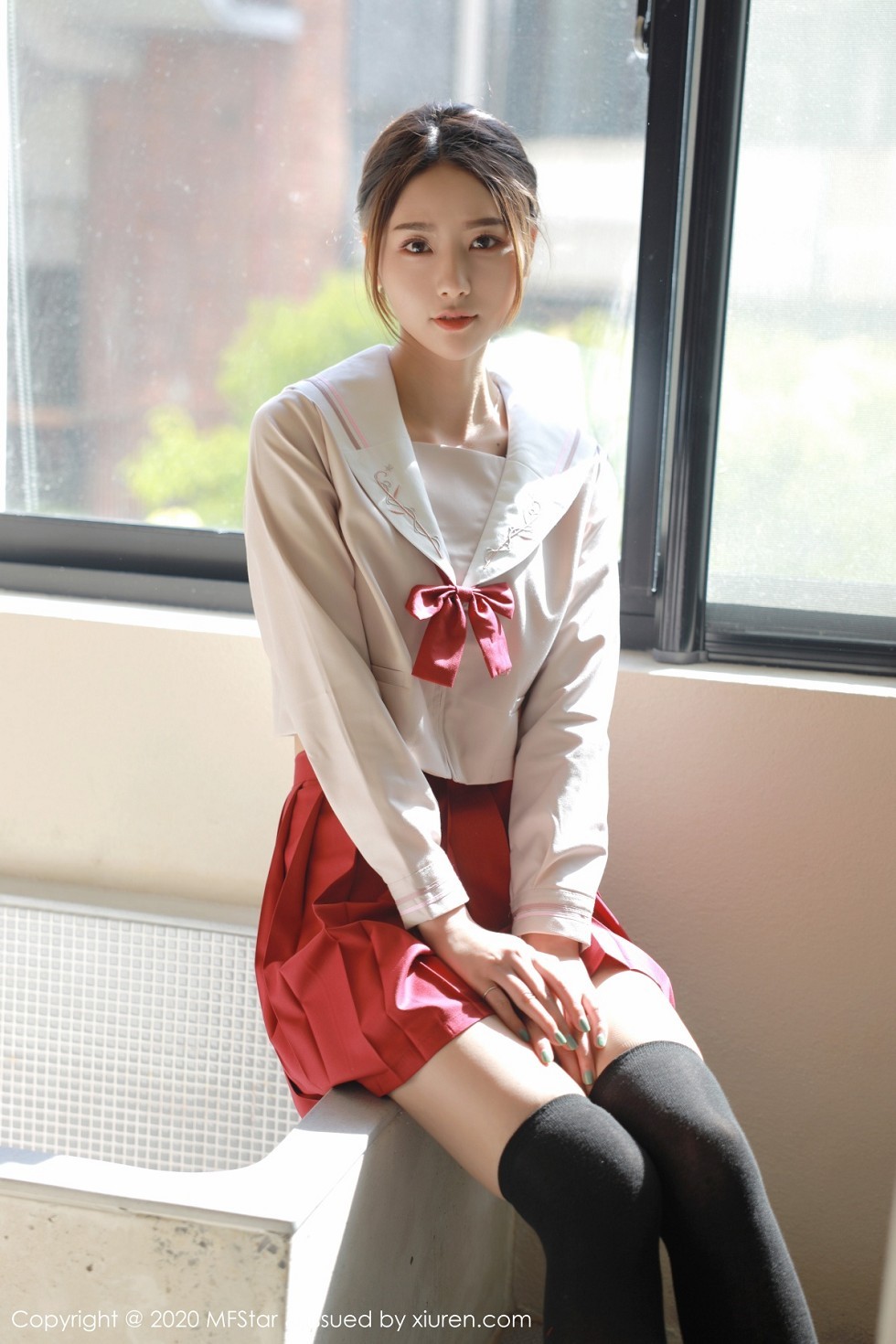[MFStar模范学院]Vol.340_嫩模方子萱私房经典JK制服主题红短裙配黑丝袜性感写真61P